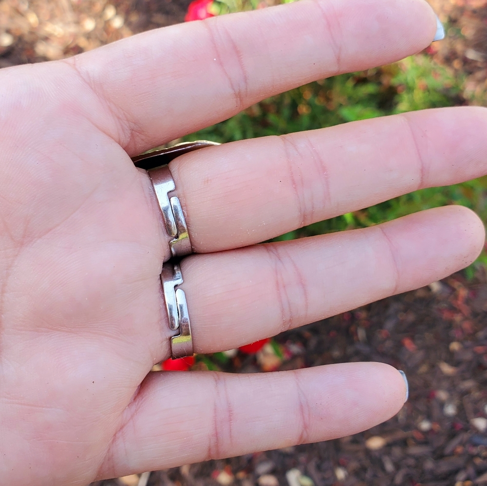 2/$20๐ผ Turquoise Silvertone Rings Adjustable #3 - Picture 5 of 6